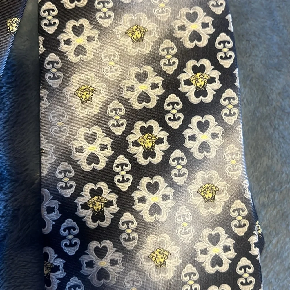 Versace neck tie - Picture 4 of 4